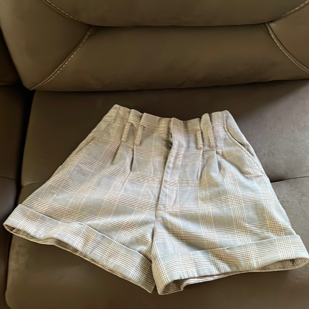 Abercrombie & Fitch Shorts Women